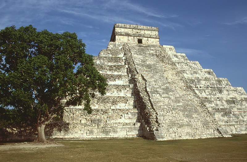 171_Chichen Itza, de pyramide van Kukulcan .jpg